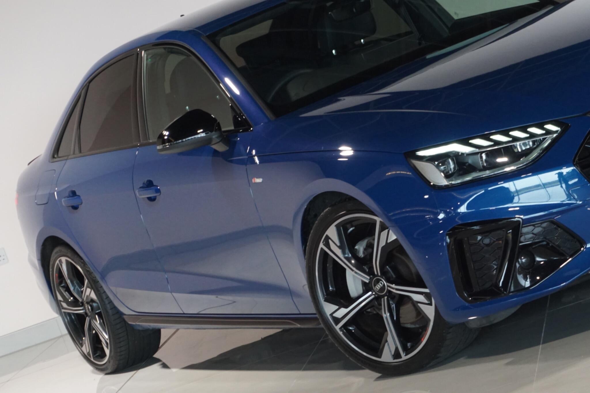 Audi A4 2.0 TDI 40 Black Edition Saloon 4dr Diesel S Tronic quattro Euro 6 (s/s) (204 ps)